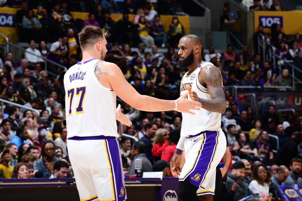 吴艳妮60米栏预赛遇强敌：小组垫底，如何杀出重围？.